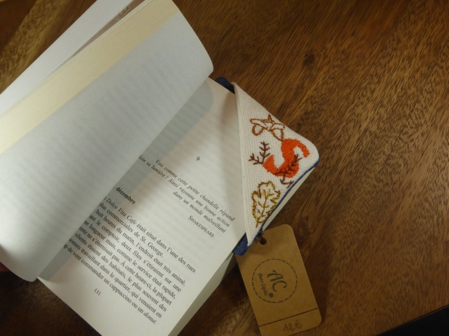 Marque-page brodé main