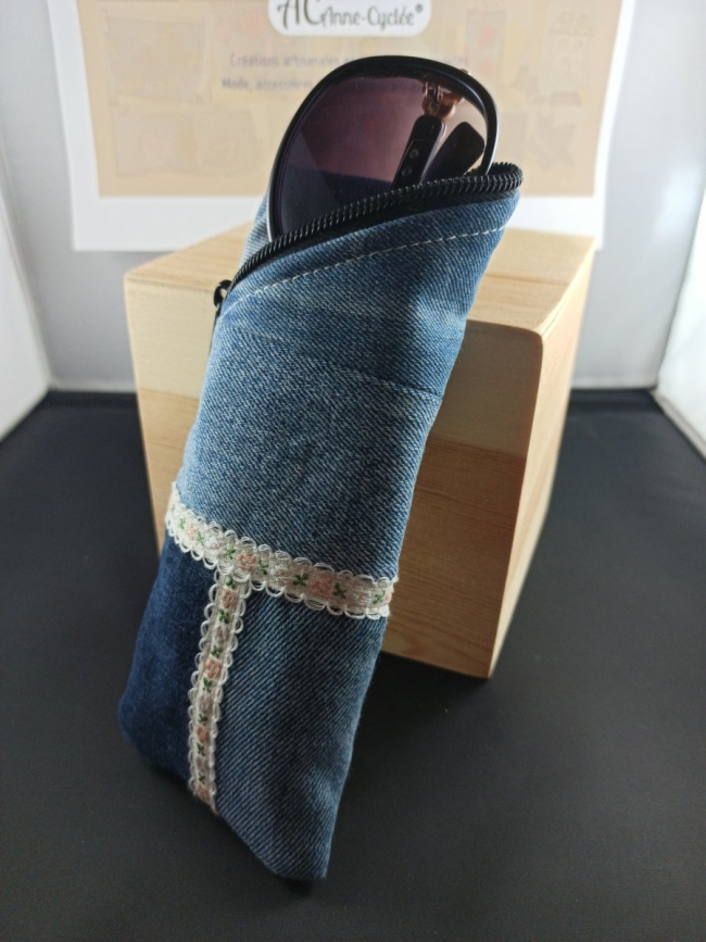 Étui à lunettes en jean patchwork avec dentelle – Anne-Cyclée
