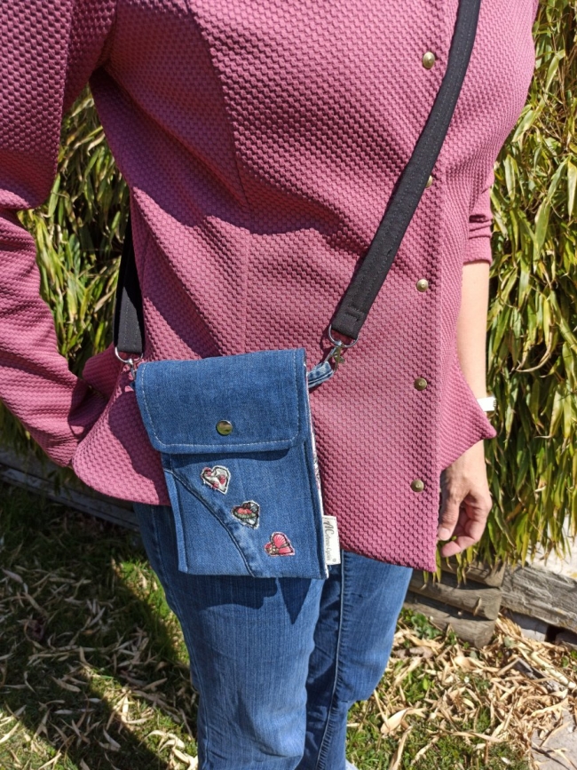 Pochette jean recyclé cœurs fleuris – pièce unique | Anne Cyclée