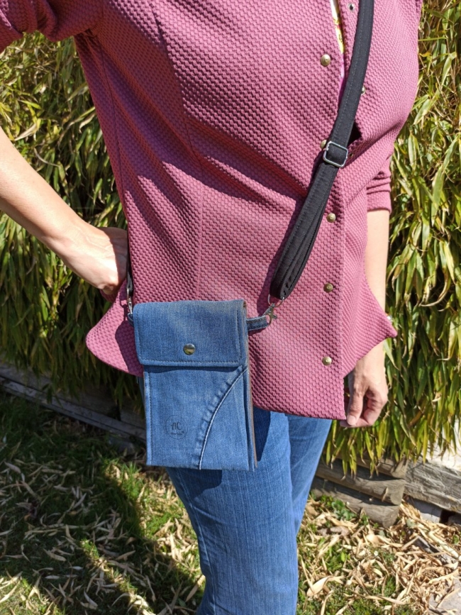 Pochette jean recyclé logo tamponné – pièce unique | Anne Cyclée